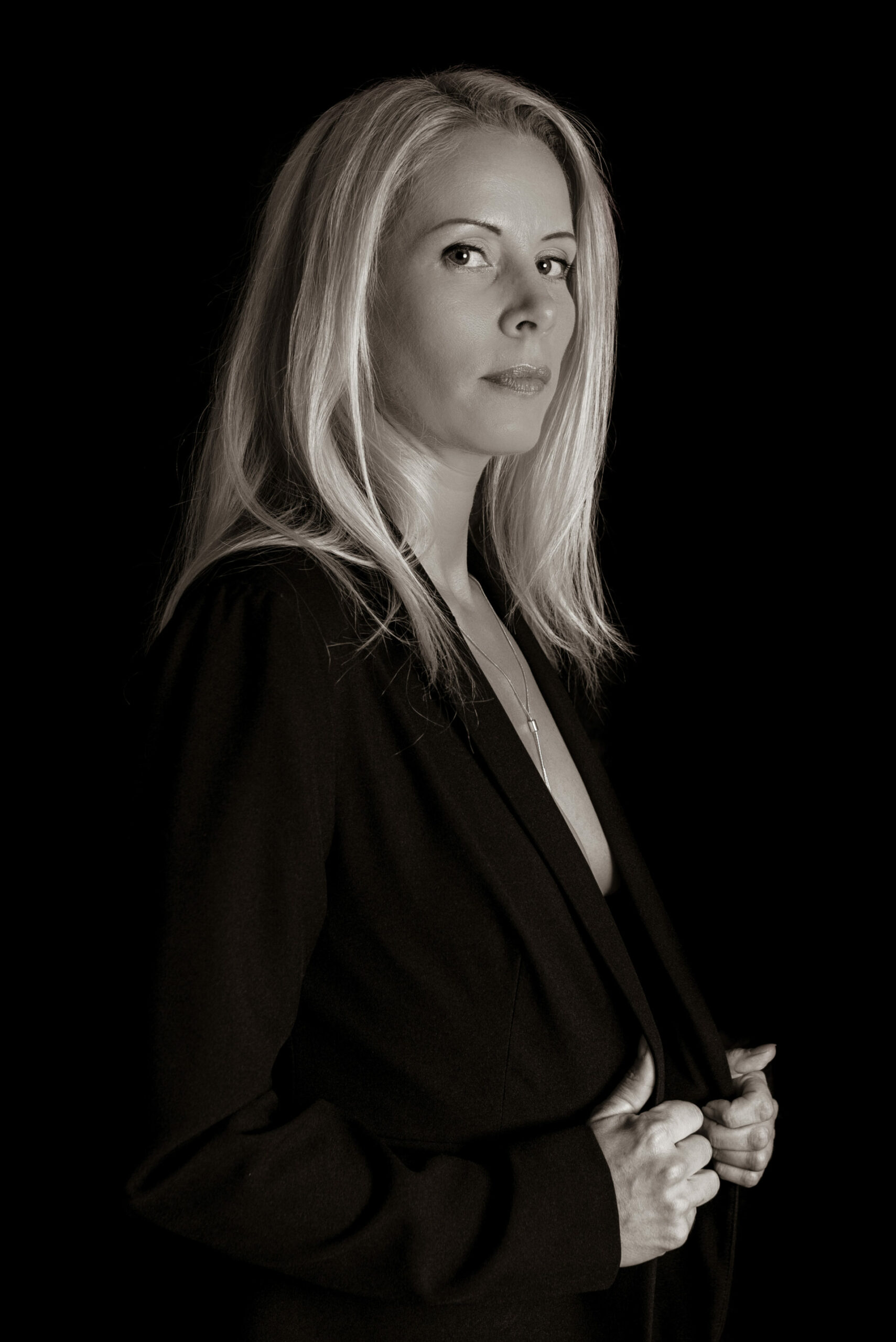 NIKOLETTA Model Folio